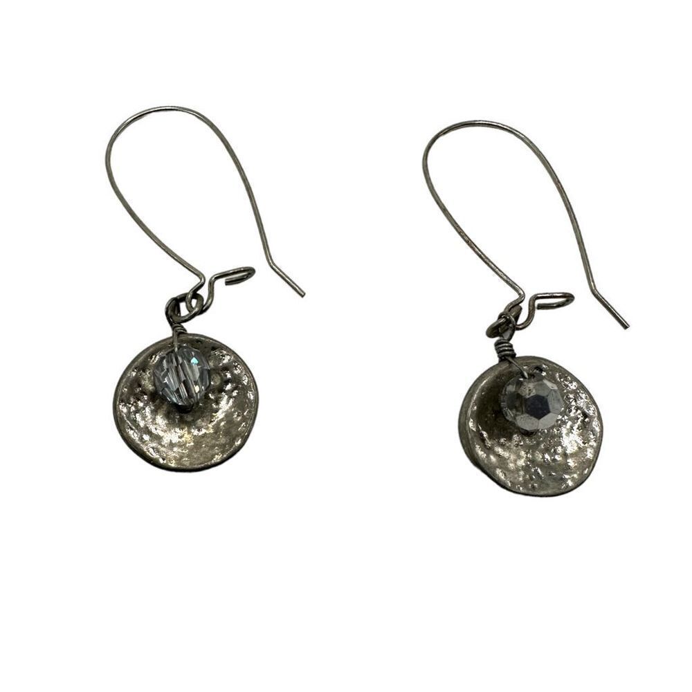 ❤️2/$10 or 5/$20❤️ ❤️2 for $10❤️ Silver toned circle earrings. ❤️2 for $10❤️
